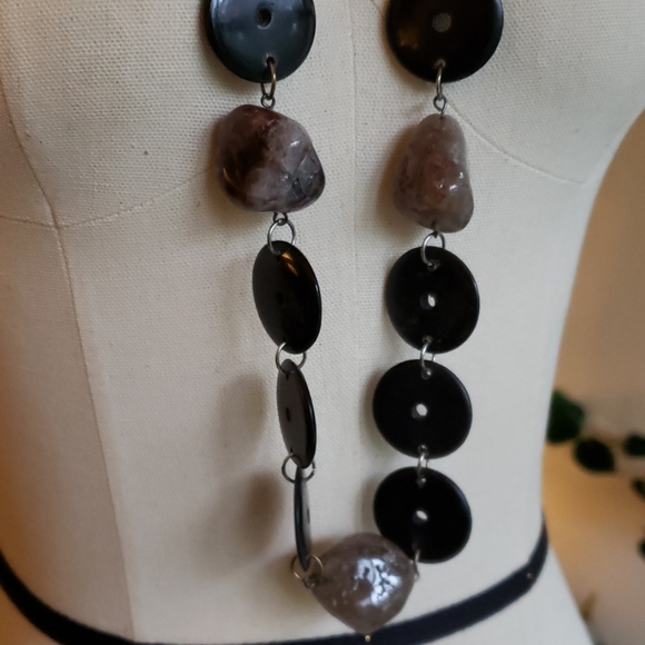 Bohemian tumbled stone fashion necklace - Picture 6 of 11